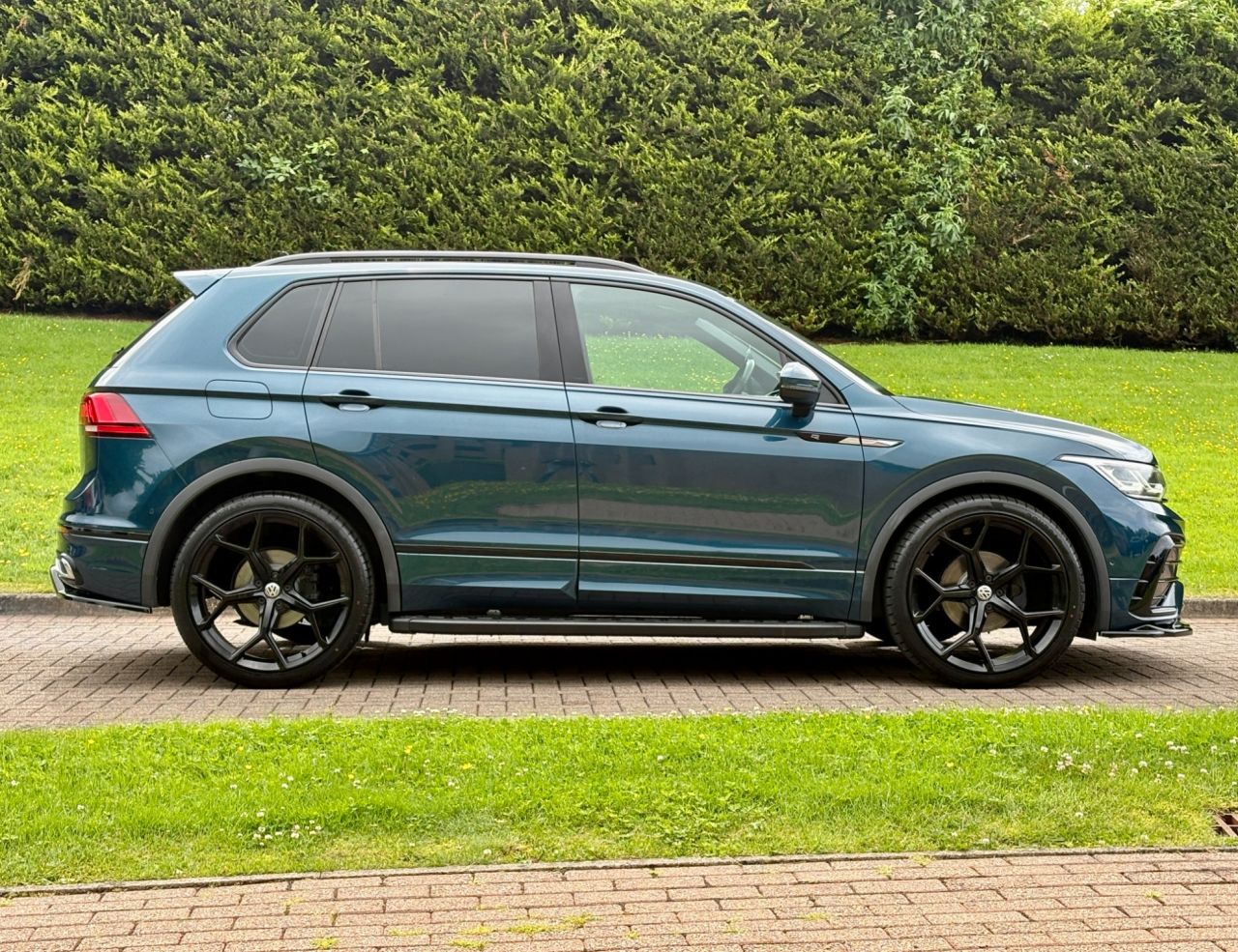 2021 VOLKSWAGEN TIGUAN 2.0 TDI R-Line SUV 5dr Diesel DSG Euro 6 (s/s) (150 ps) - vehicle photo 7 for sale on PureCar