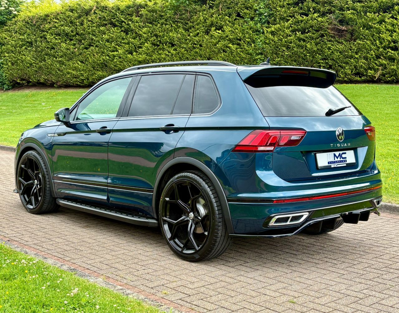 2021 VOLKSWAGEN TIGUAN 2.0 TDI R-Line SUV 5dr Diesel DSG Euro 6 (s/s) (150 ps) - vehicle photo 4 for sale on PureCar