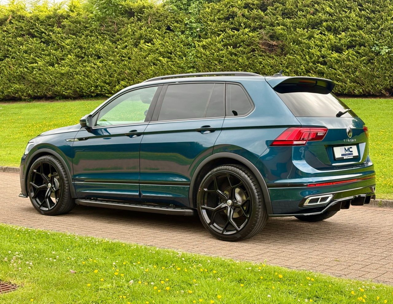 2021 VOLKSWAGEN TIGUAN 2.0 TDI R-Line SUV 5dr Diesel DSG Euro 6 (s/s) (150 ps) - vehicle photo 6 for sale on PureCar