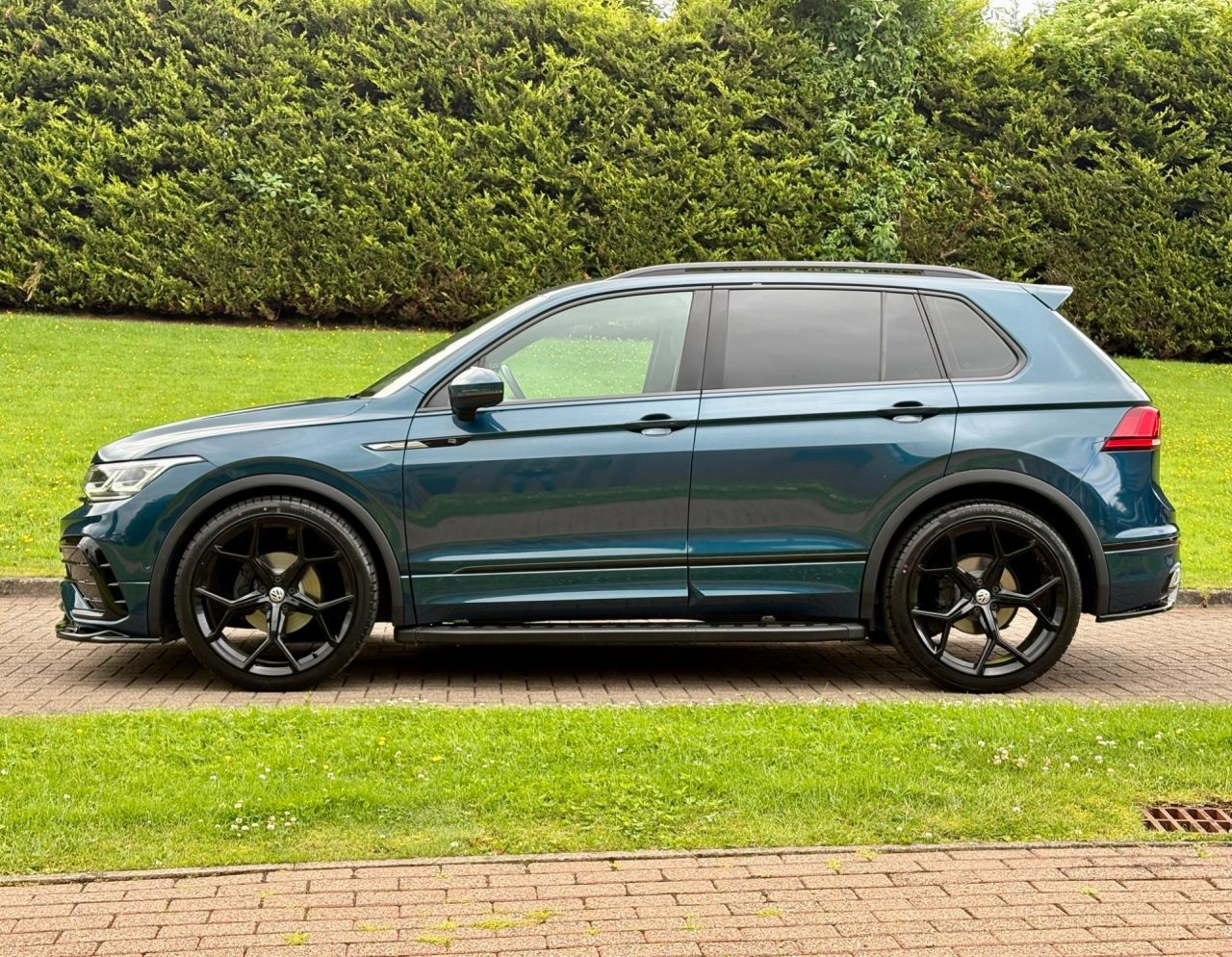 2021 VOLKSWAGEN TIGUAN 2.0 TDI R-Line SUV 5dr Diesel DSG Euro 6 (s/s) (150 ps) - vehicle photo 8 for sale on PureCar