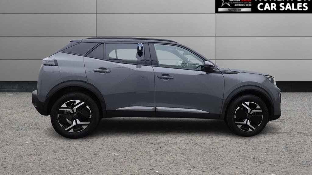 2023 Peugeot 2008 — image 2