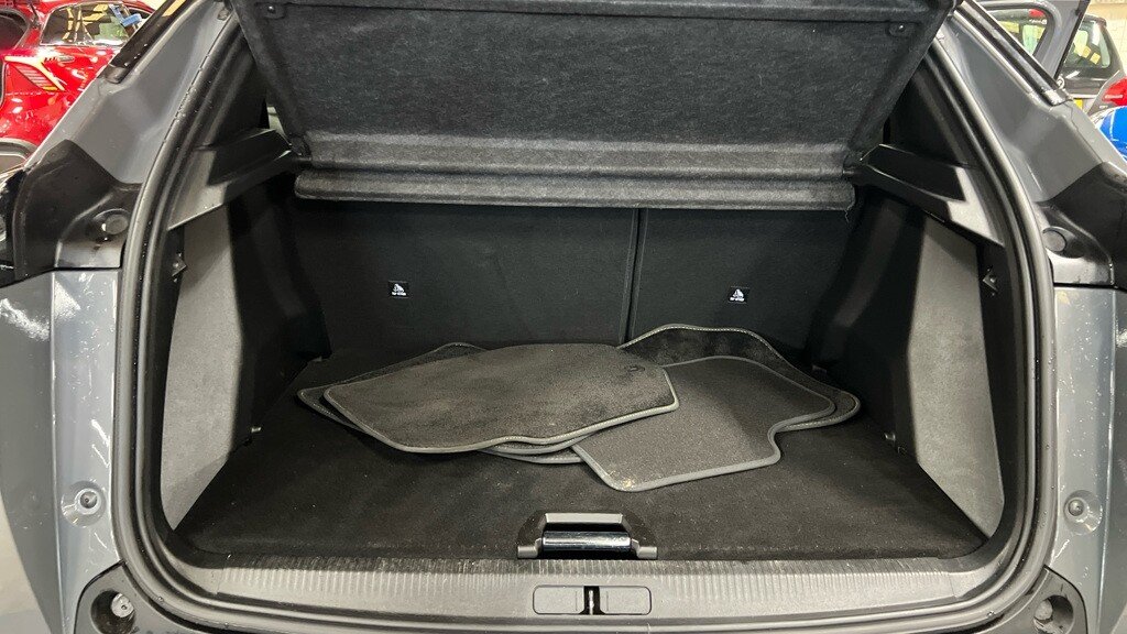 2023 Peugeot 2008 — image 8