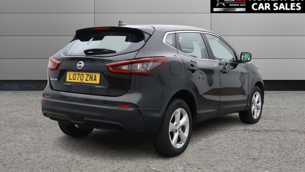 2021 Nissan Qashqai — image 2