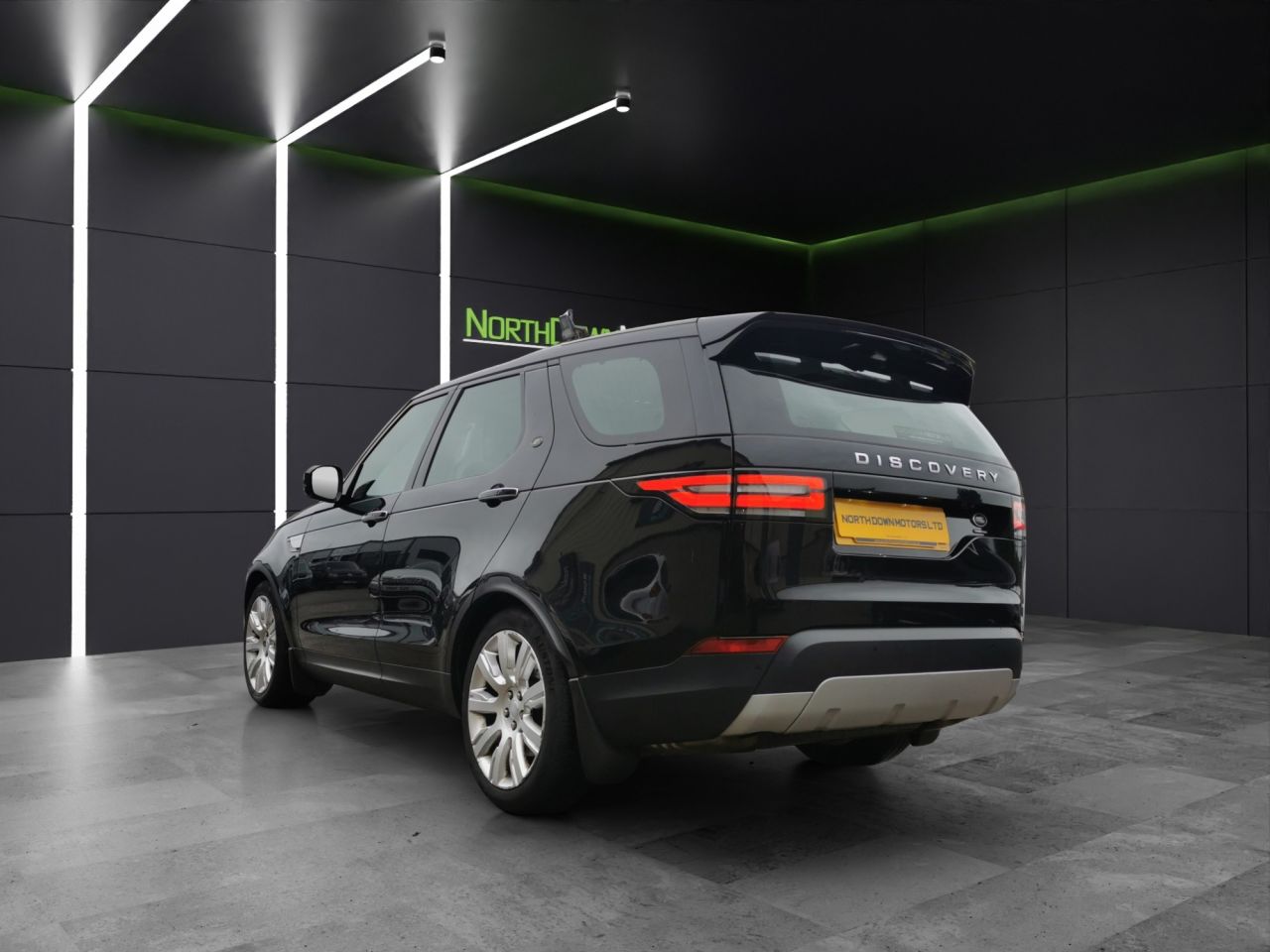 2017 LAND ROVER DISCOVERY 3.0 TD V6 HSE Luxury SUV 5dr Diesel Auto 4WD Euro 6 (s/s) (258 ps) Very Low - vehicle photo 4 for sale on PureCar