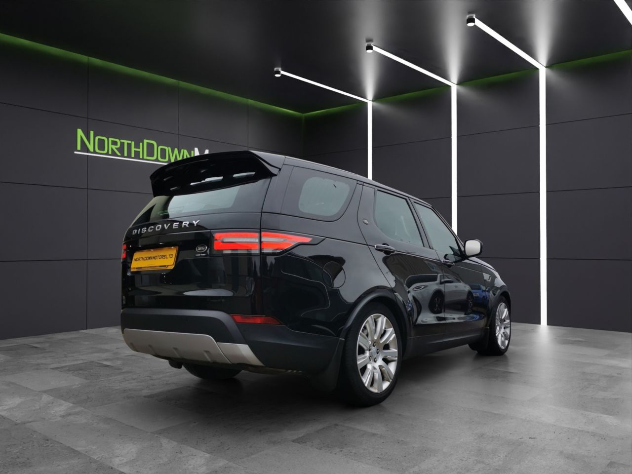 2017 LAND ROVER DISCOVERY 3.0 TD V6 HSE Luxury SUV 5dr Diesel Auto 4WD Euro 6 (s/s) (258 ps) Very Low - vehicle photo 6 for sale on PureCar