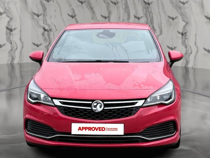 2017 Vauxhall Astra in red — photo 4 of 24