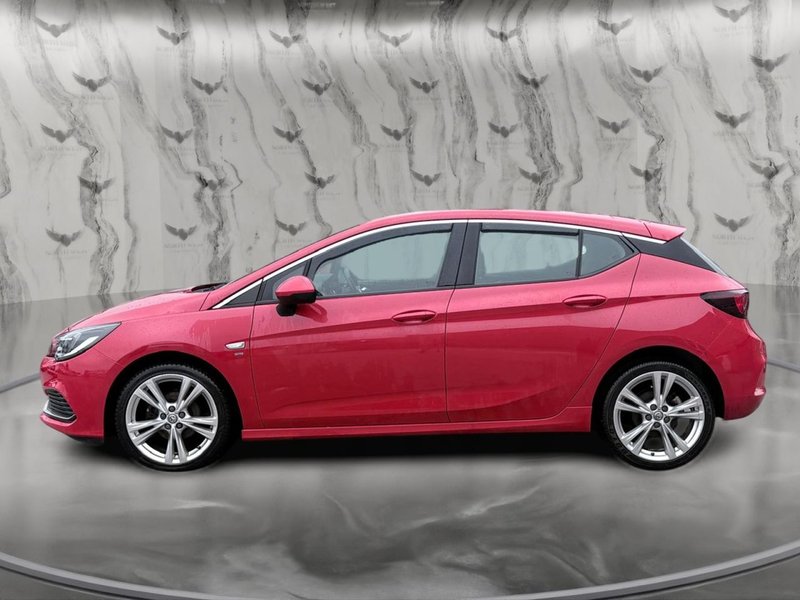 2017 Vauxhall Astra in red — photo 3 of 24