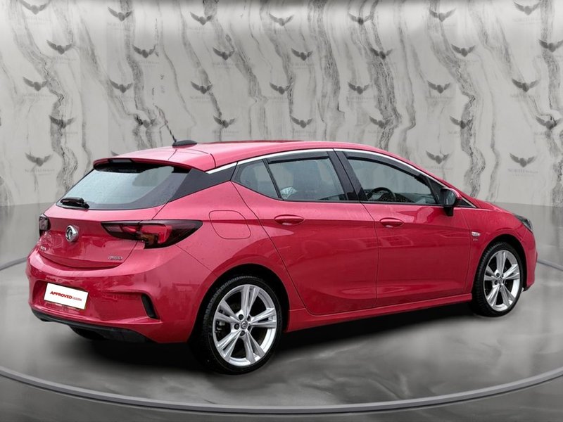 2017 Vauxhall Astra in red — photo 2 of 24