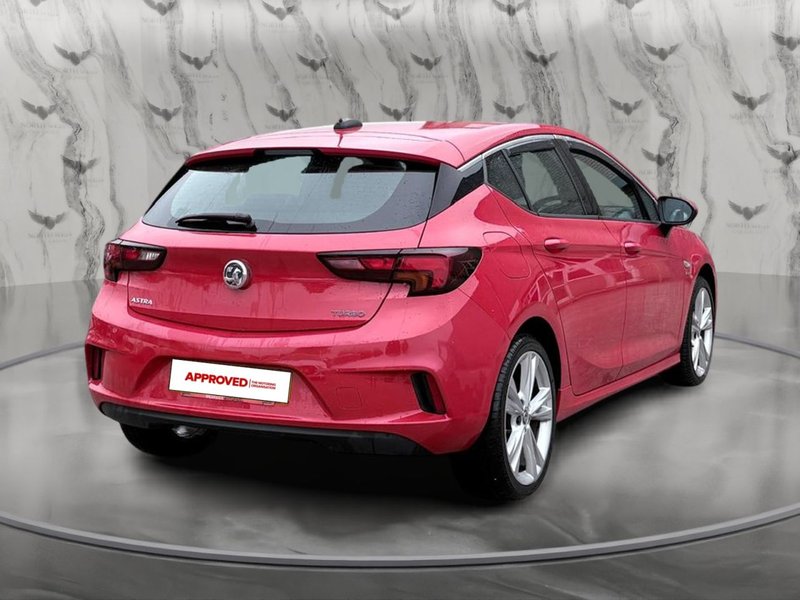 2017 Vauxhall Astra in red — photo 12 of 24