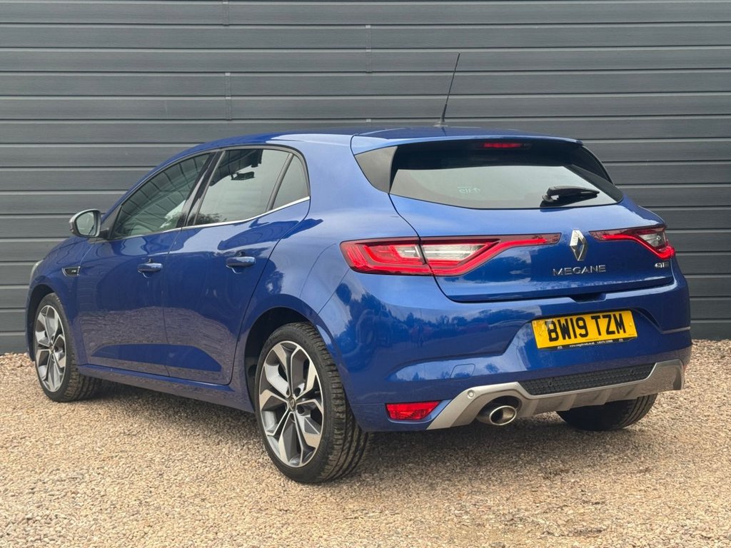 2019 Renault Megane — image 2