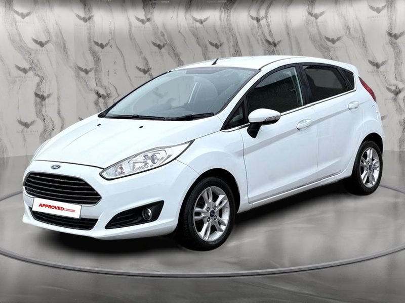 2015 Ford Fiesta in white — photo 9 of 21