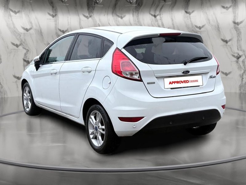 2015 Ford Fiesta in white — photo 8 of 21