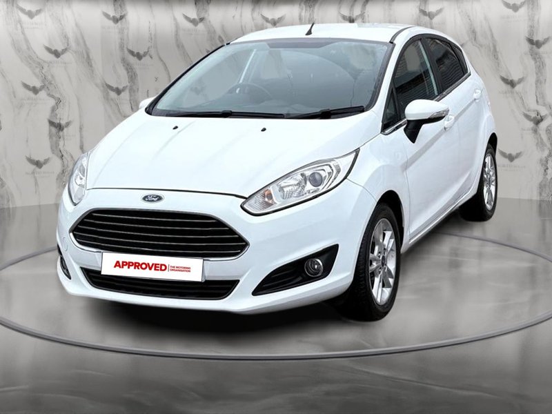 2015 Ford Fiesta in white — photo 7 of 21