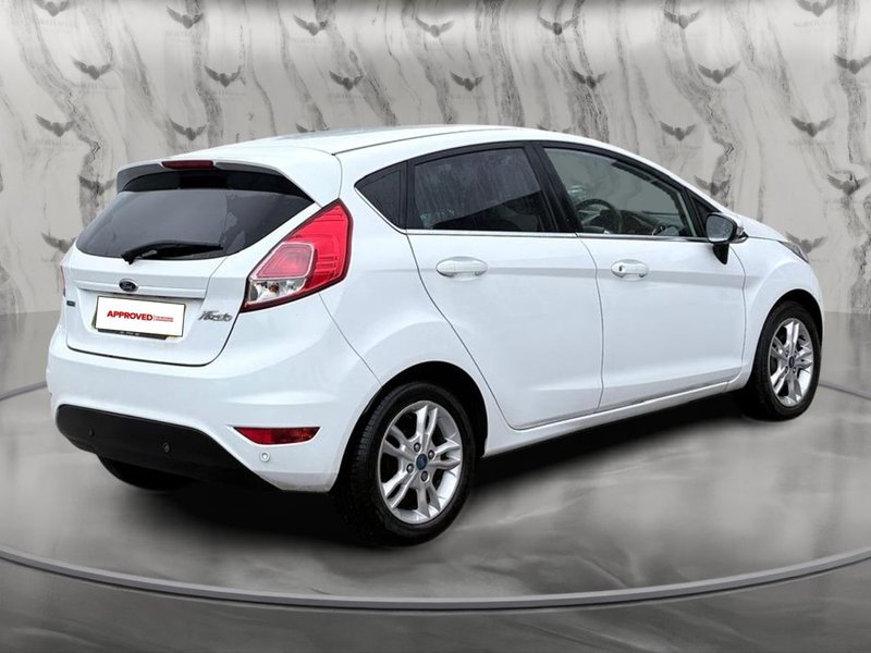 2015 Ford Fiesta in white — photo 10 of 21