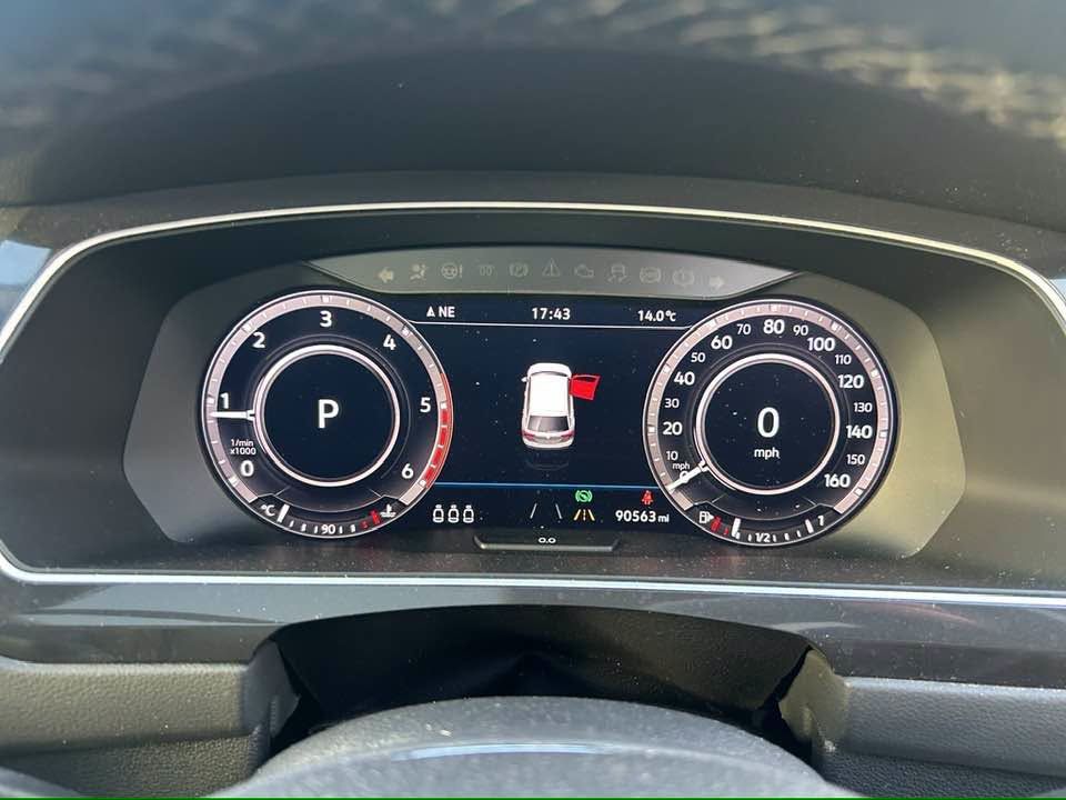 2017 VOLKSWAGEN TIGUAN 2.0 TDI SEL SUV 5dr Diesel DSG 4Motion Euro 6 (s/s) (190 ps) - vehicle photo 13 for sale on PureCar