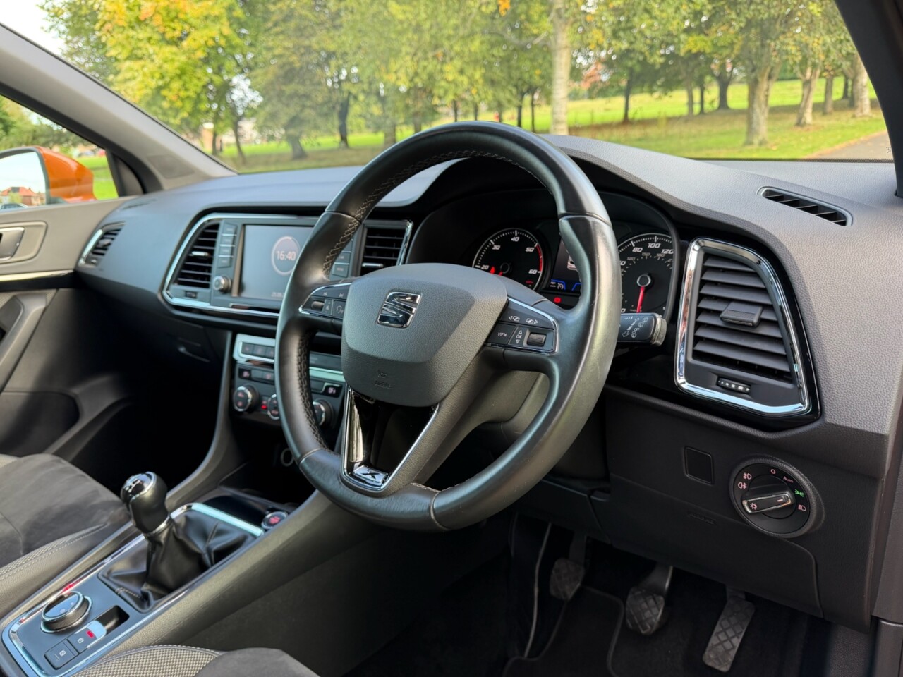 2019 SEAT ATECA 1.6 TDI XCELLENCE SUV 5dr Diesel Manual Euro 6 (s/s) (115 ps) - vehicle photo 2 for sale on PureCar