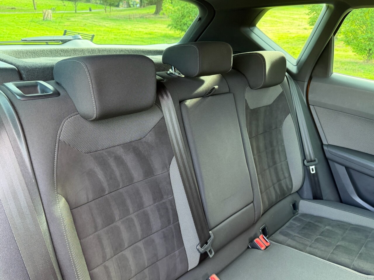 2019 SEAT ATECA 1.6 TDI XCELLENCE SUV 5dr Diesel Manual Euro 6 (s/s) (115 ps) - vehicle photo 9 for sale on PureCar