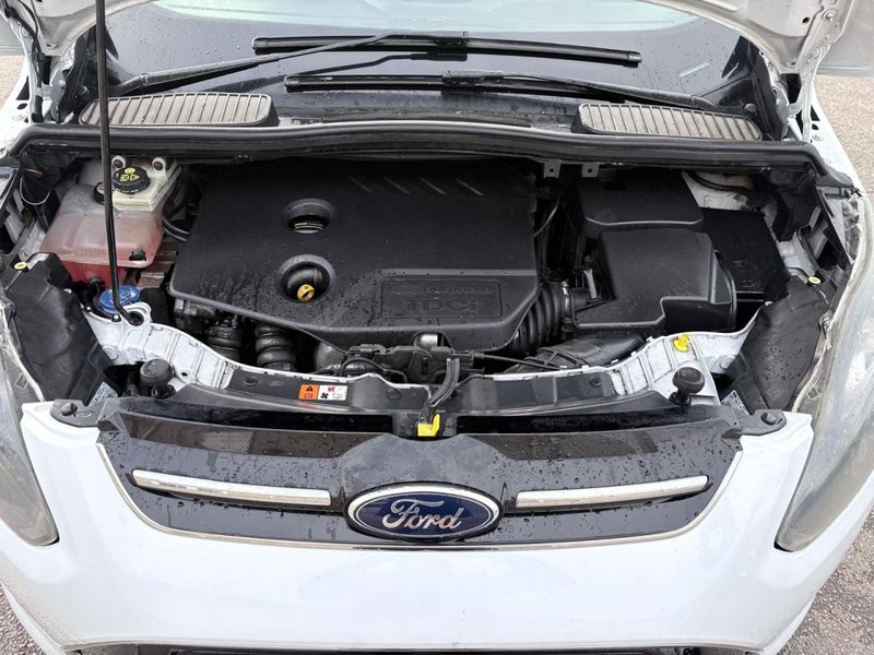 2012 Ford Grand C-Max in white — photo 13 of 24