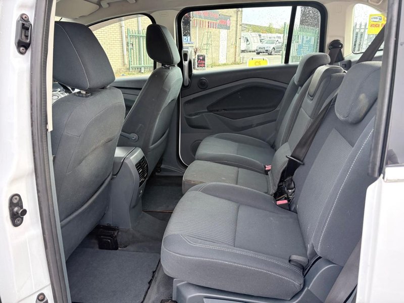 2012 Ford Grand C-Max in white — photo 22 of 24