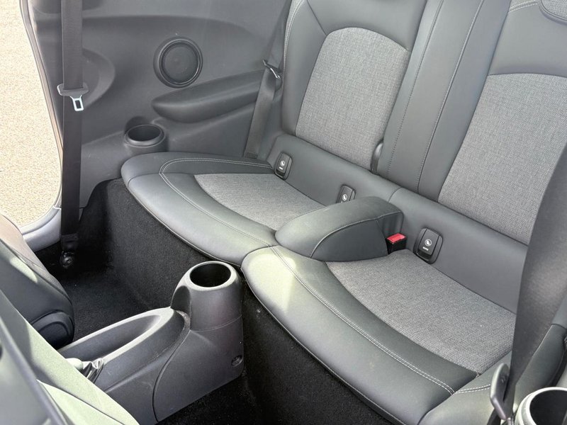 2015 MINI Hatch in grey — photo 2 of 14