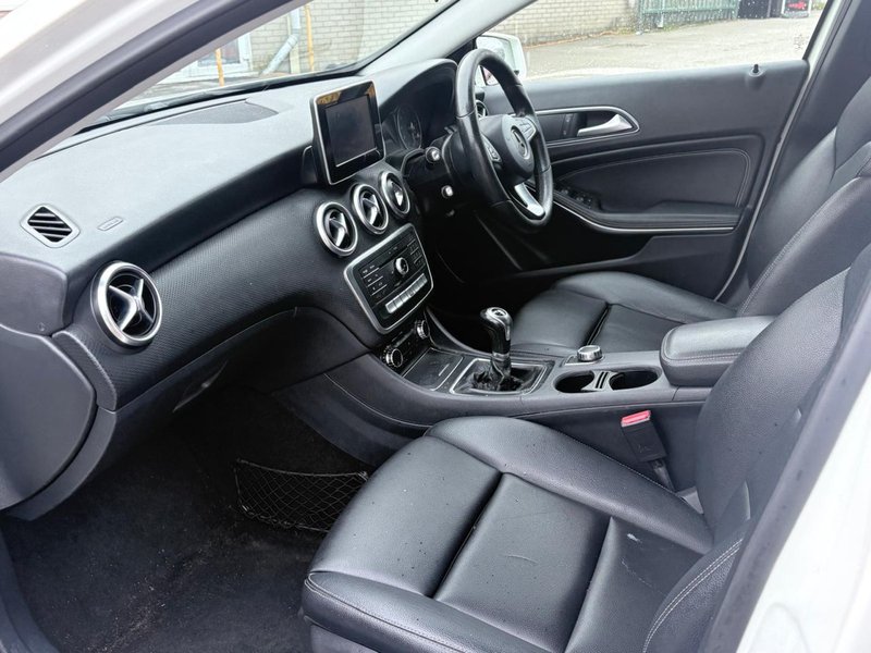 2017 Mercedes-Benz A Class in white — photo 14 of 21