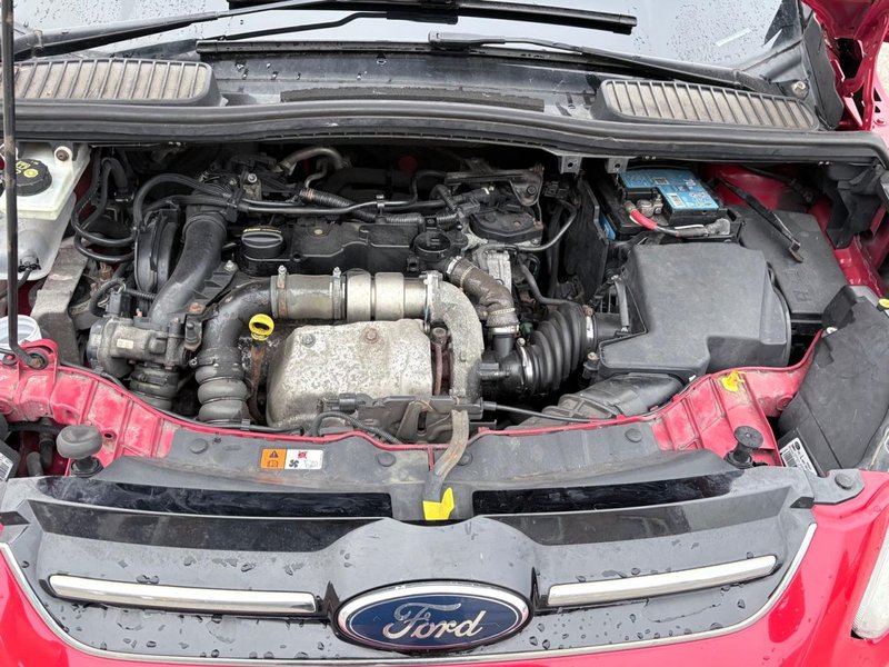 2011 Ford Grand C-Max in red — photo 24 of 24