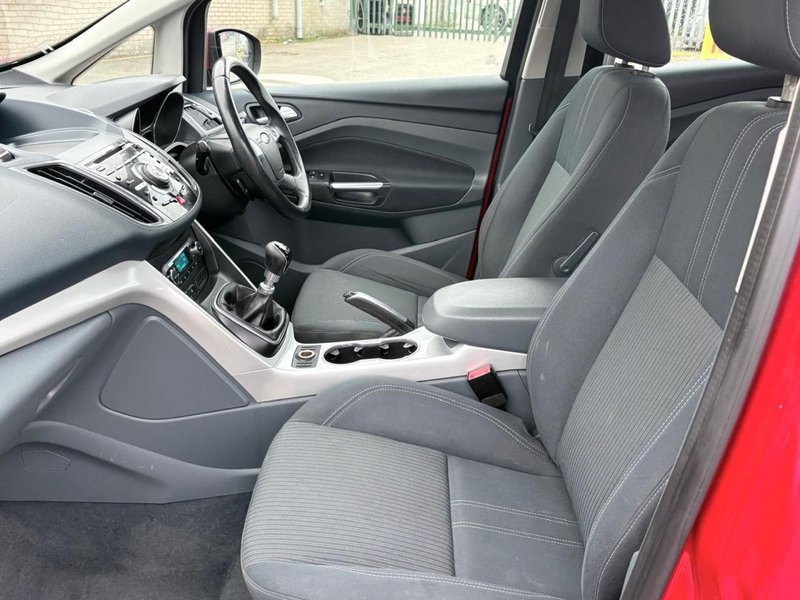 2011 Ford Grand C-Max in red — photo 13 of 24