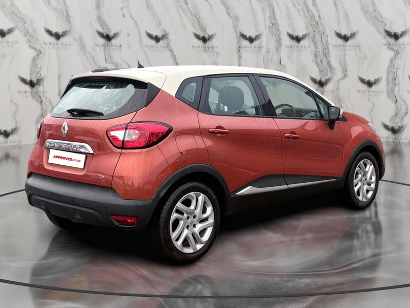2015 Renault Captur in orange — photo 9 of 21