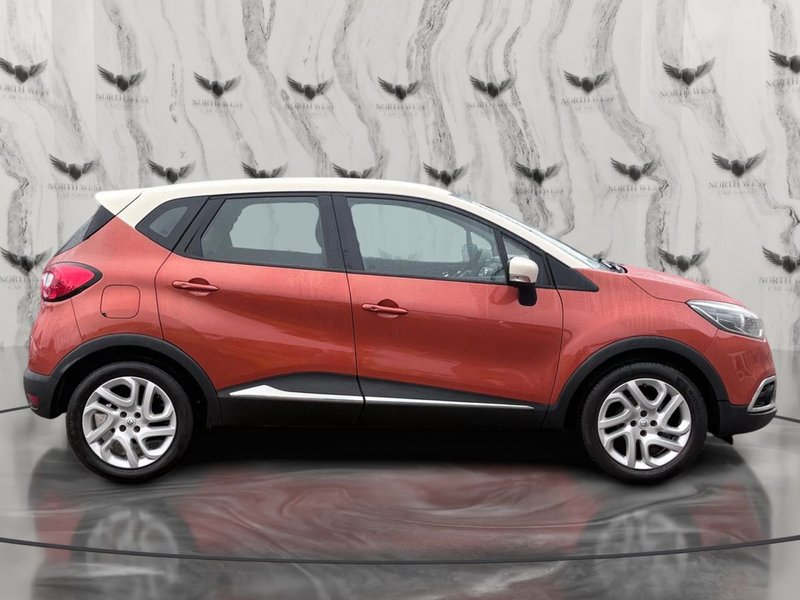 2015 Renault Captur in orange — photo 13 of 21