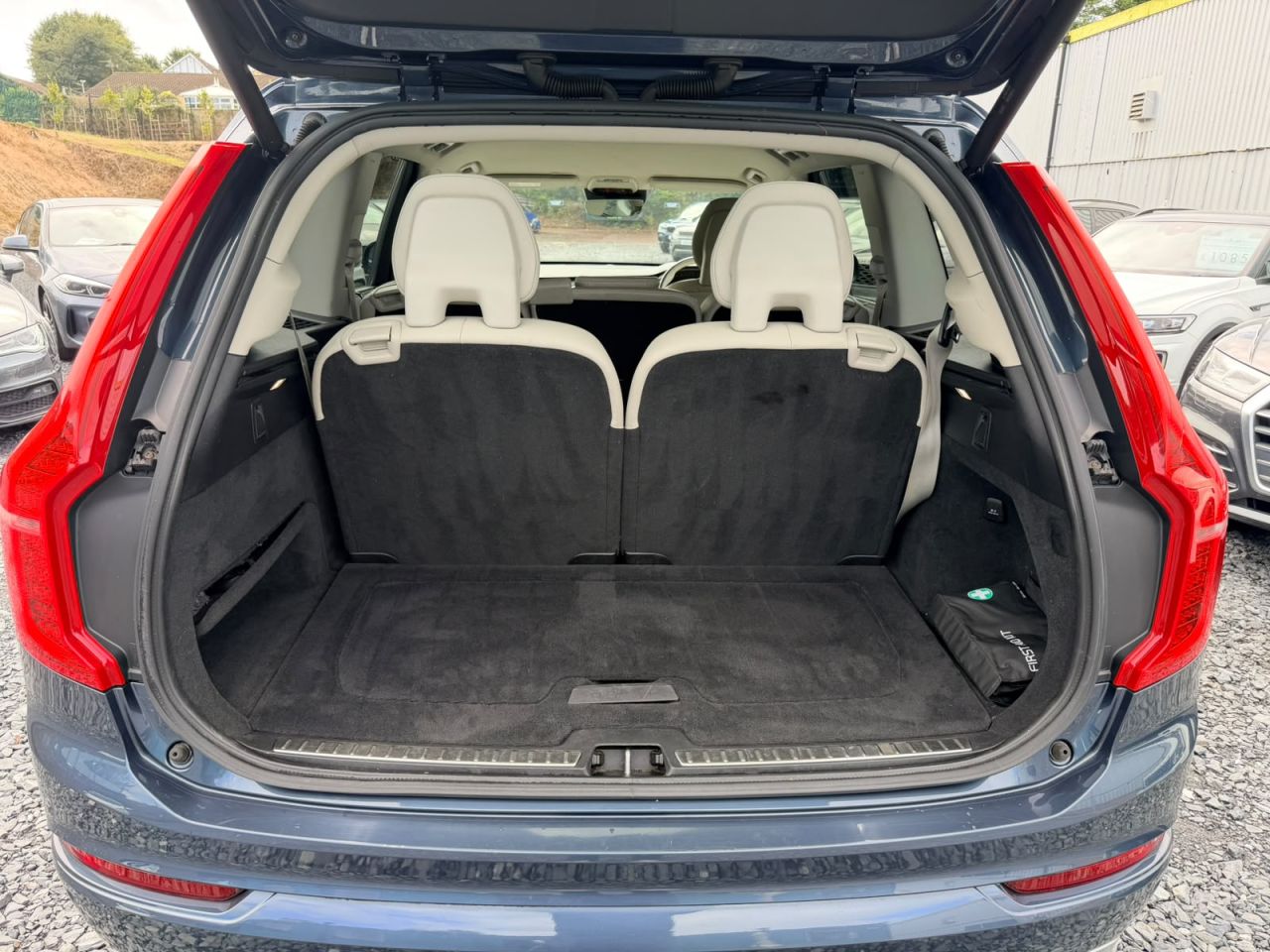 2018 VOLVO XC90 2.0 D5 PowerPulse Momentum SUV 5dr Diesel Auto 4WD Euro 6 (s/s) (235 ps) - vehicle photo 18 for sale on PureCar