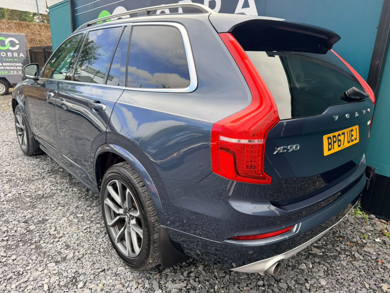2018 VOLVO XC90 2.0 D5 PowerPulse Momentum SUV 5dr Diesel Auto 4WD Euro 6 (s/s) (235 ps) - vehicle photo 8 for sale on PureCar