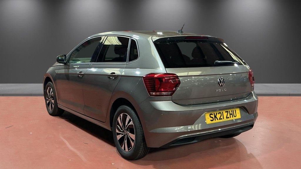2021 Volkswagen Polo — image 3