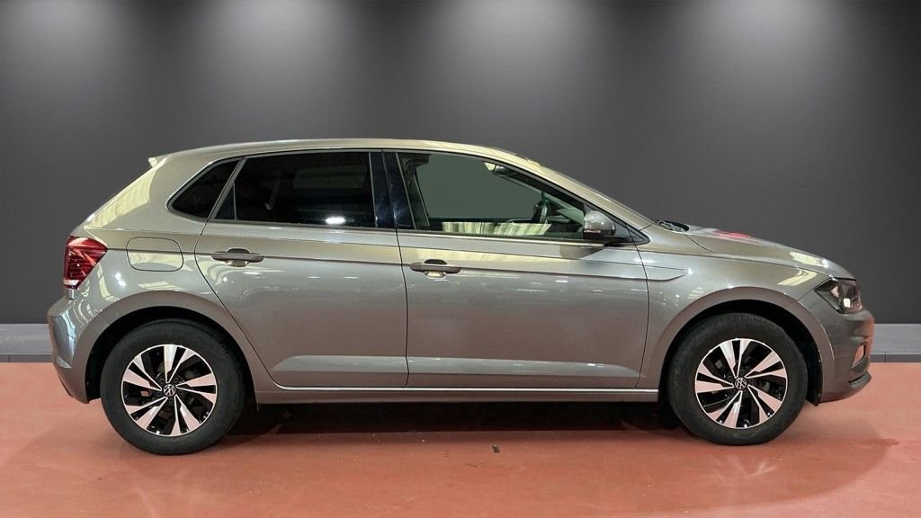 2021 Volkswagen Polo — image 5