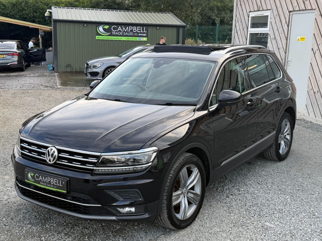 2017 VOLKSWAGEN TIGUAN 2.0 TDI BlueMotion Tech SEL SUV 5dr Diesel Manual Euro 6 (s/s) (150 ps) - vehicle photo 3 for sale on PureCar