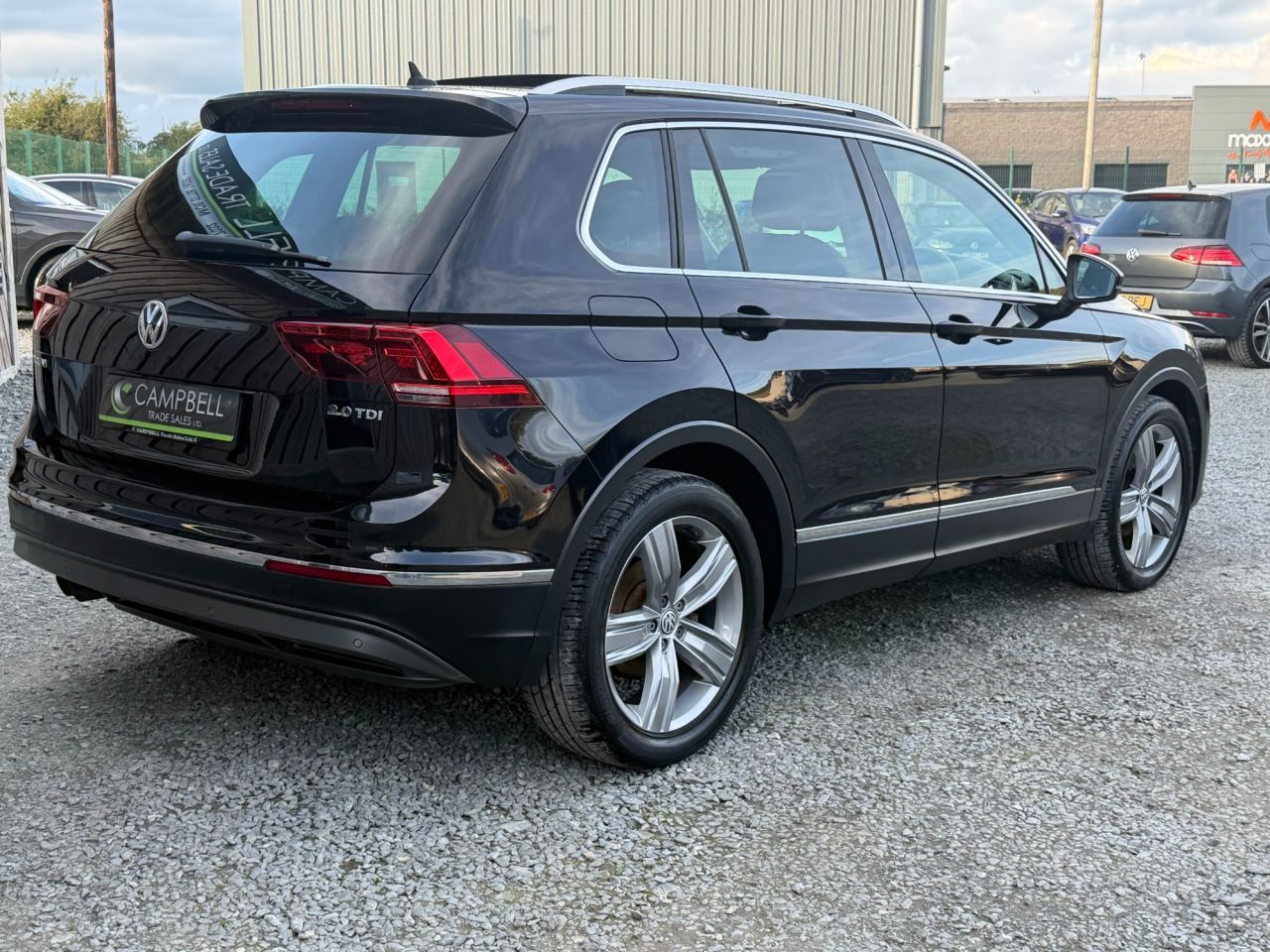2017 VOLKSWAGEN TIGUAN 2.0 TDI BlueMotion Tech SEL SUV 5dr Diesel Manual Euro 6 (s/s) (150 ps) - vehicle photo 5 for sale on PureCar
