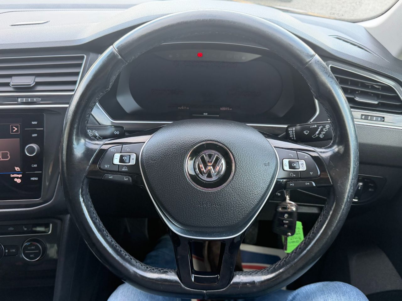 2017 VOLKSWAGEN TIGUAN 2.0 TDI BlueMotion Tech SEL SUV 5dr Diesel Manual Euro 6 (s/s) (150 ps) - vehicle photo 12 for sale on PureCar