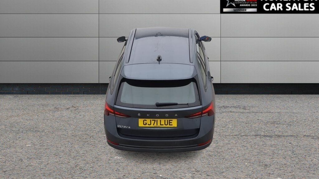 2021 Skoda Octavia — image 4