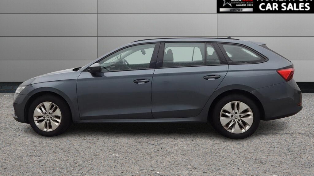 2021 Skoda Octavia — image 6