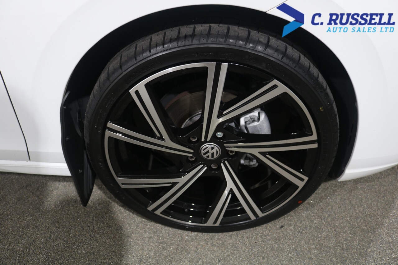 2023 VOLKSWAGEN GOLF 1.5 TSI Style Edition Hatchback 5dr Petrol Manual Euro 6 (s/s) (130 ps) - vehicle photo 18 for sale on PureCar
