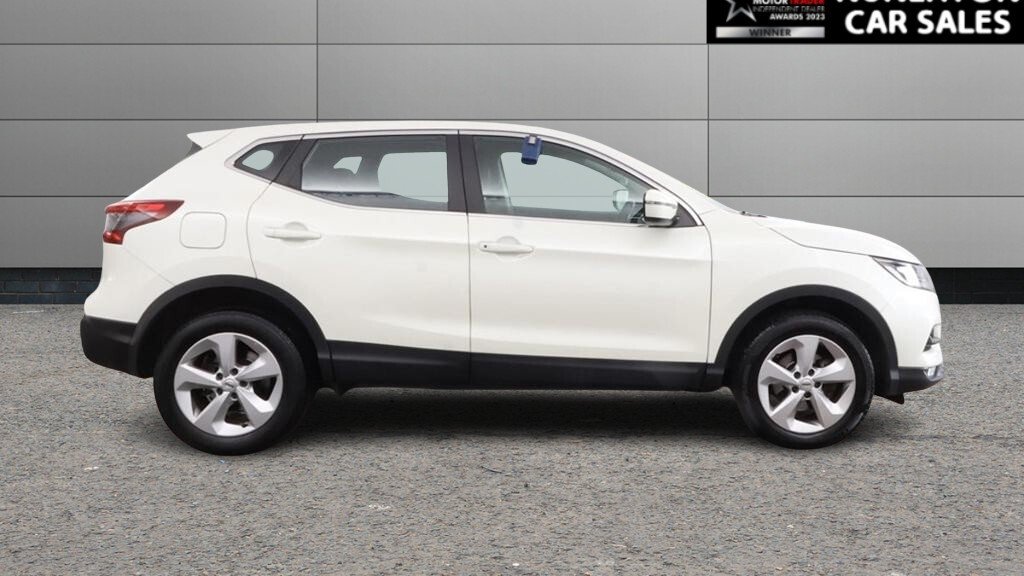 2019 Nissan Qashqai — image 2
