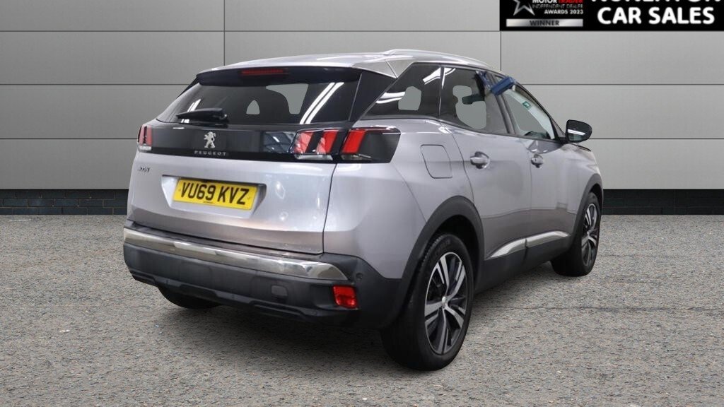 2019 Peugeot 3008 — image 2