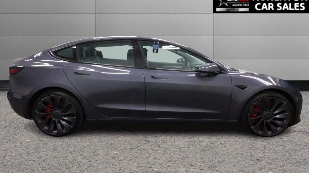 2023 Tesla Model 3 — image 2