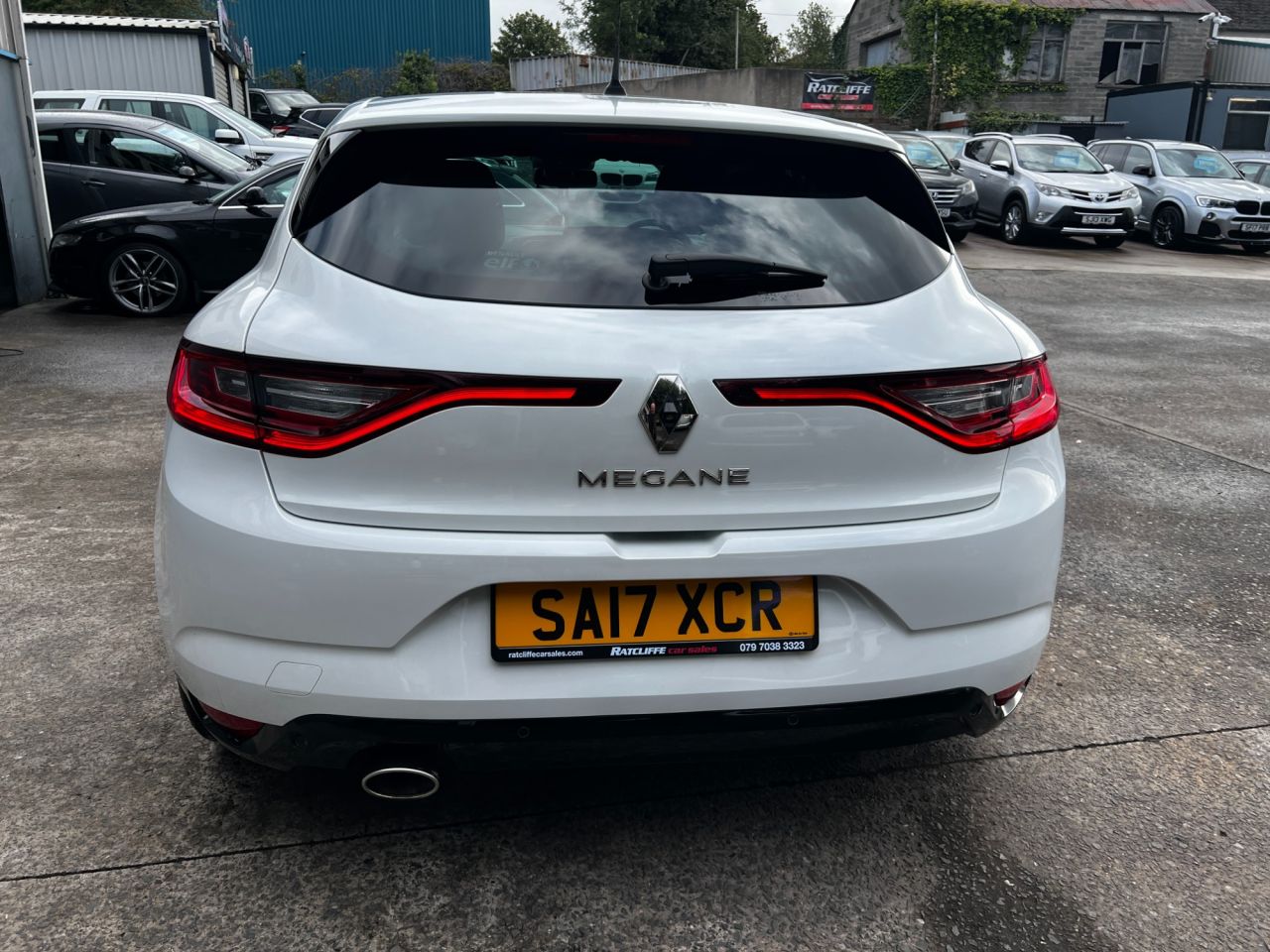 2017 RENAULT MEGANE 1.5 dCi Signature Nav Hatchback 5dr Diesel Manual Euro 6 (s/s) (110 ps) - vehicle photo 6 for sale on PureCar