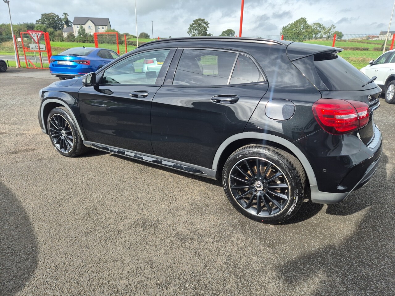 2018 MERCEDES GLA DIESEL HATCHBACK 2.1 GLA200d AMG Line (Premium) SUV 5dr Diesel 7G-DCT Euro 6 (s/s) (136 ps) - vehicle photo 4 for sale on PureCar