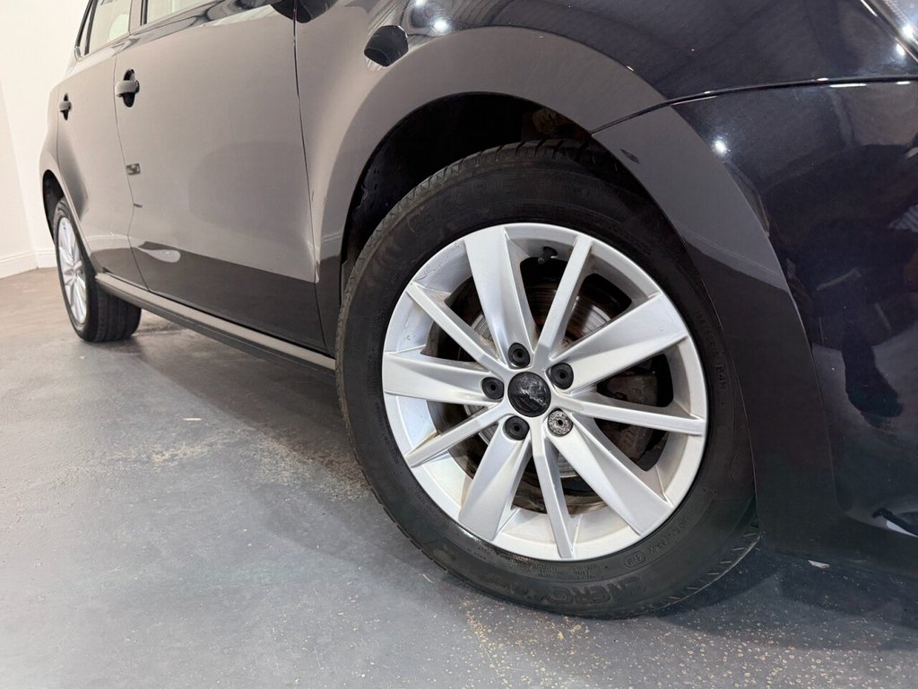 2014 Volkswagen Polo — image 4