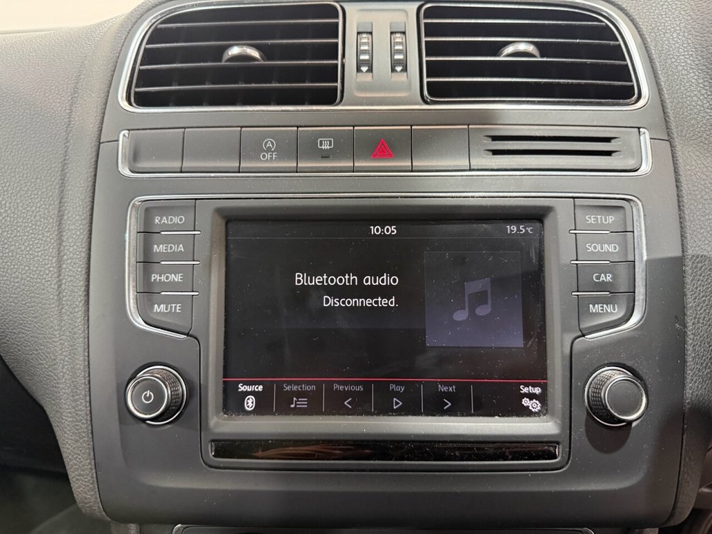 2014 Volkswagen Polo — image 7