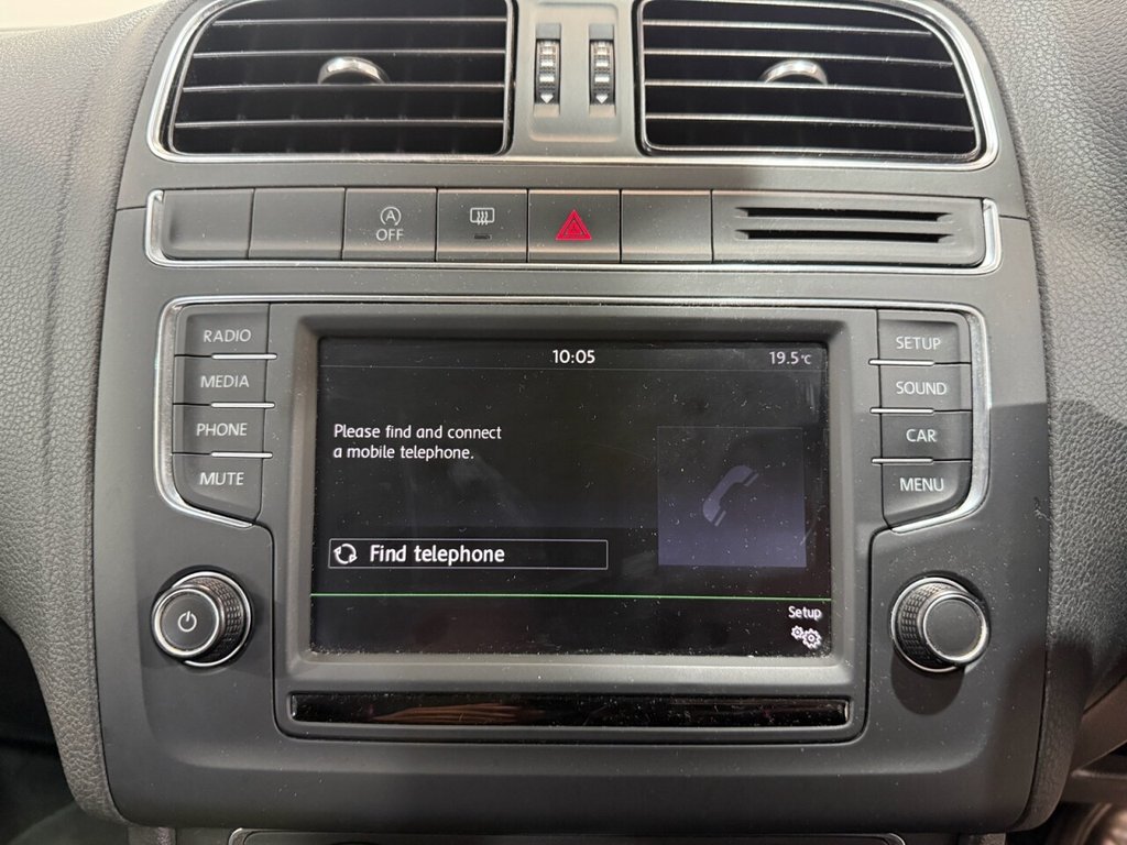 2014 Volkswagen Polo — image 8
