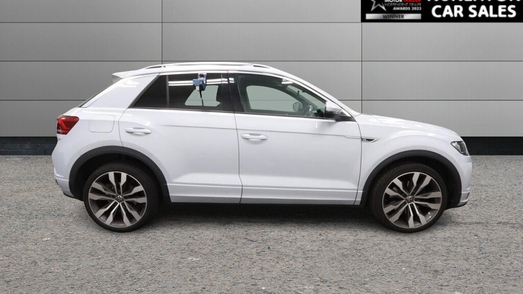 2021 Volkswagen T-Roc — image 2