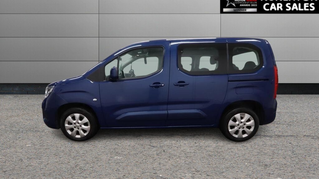 2020 Vauxhall Combo Life — image 3