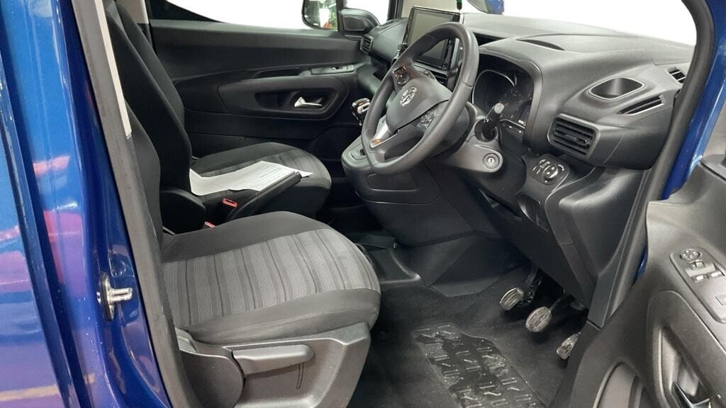 2020 Vauxhall Combo Life — image 6